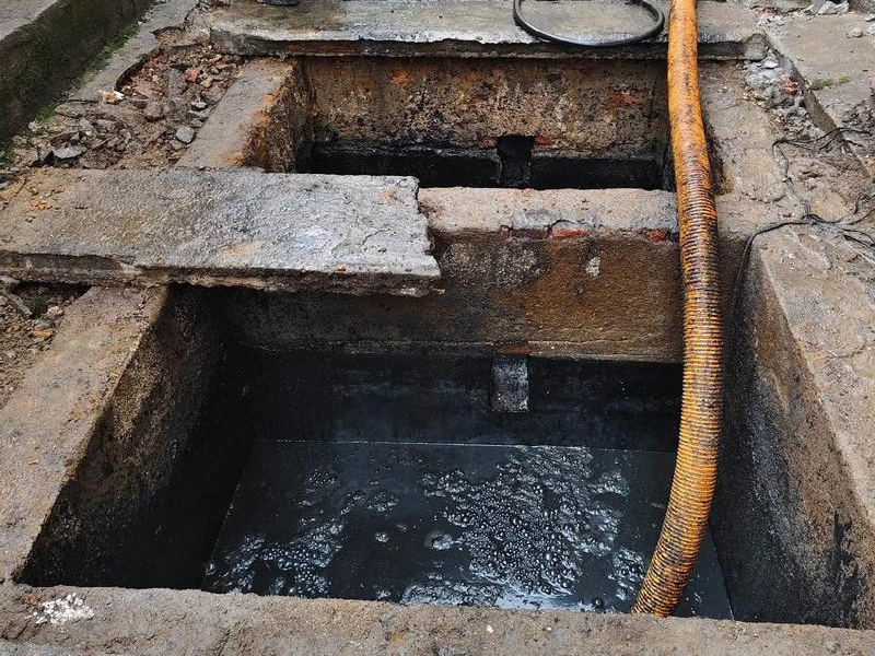 古雄清理化粪池